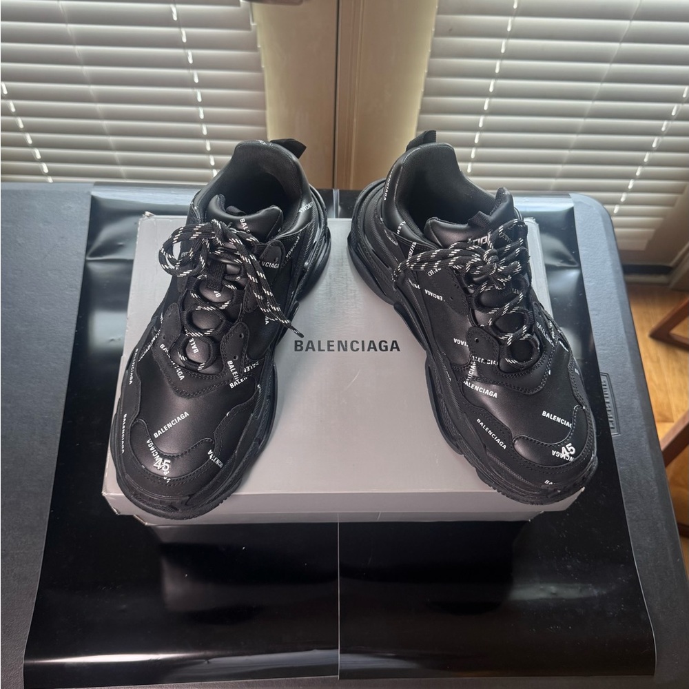 Balenciaga Triple S All Over Logo – Black – EU 45 / US 12 - Picture 4 of 9